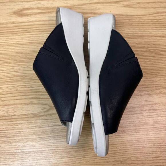 Cloud Footwear Sandal Womens EU 38 US 7.5 Black Leather Wedge Velvet - Picture 8 of 11